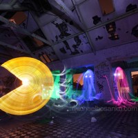 Grafite com tochas coloridas