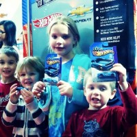 Vending Machine da Hot Wheels troca miniaturas por tweets