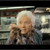 Playstation: Vovó em combate