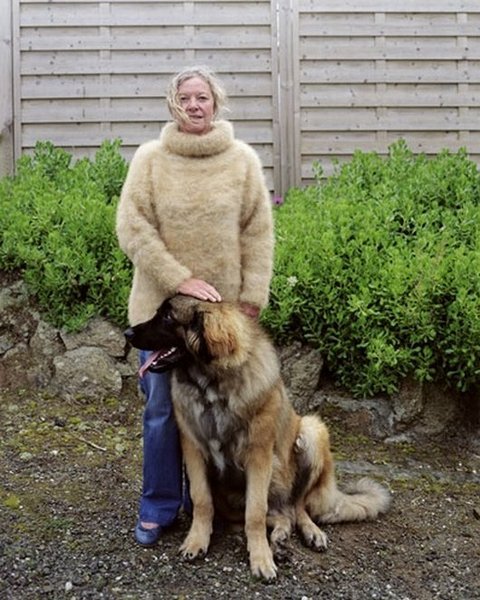 dogwool-photography-erwan-fichou-dog-owners-wearing-clothes-fur-of-their-dogs4