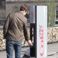 Coca Cola e a Vending Machine mais fina do mundo