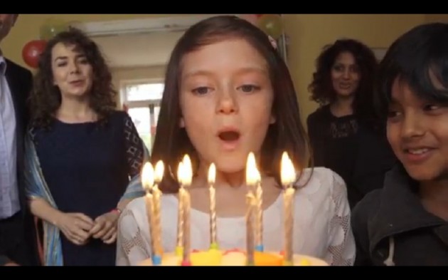 Vídeo-mostra-o-dia-a-dia-feliz-de-uma-criança-interrompida-pela-guerra-da-Síria4-630x393