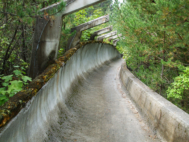 Pista de bobsleigh para as Olimpíadas de Inverno de 1984 em Sarajevo, Bósnia-Herzegovina