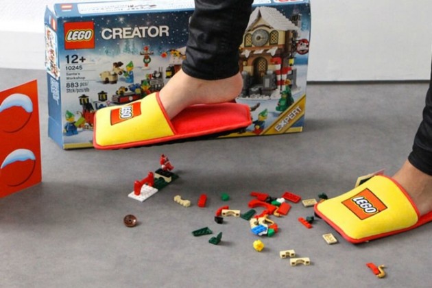 341605-1000-1450417888-legoslippers