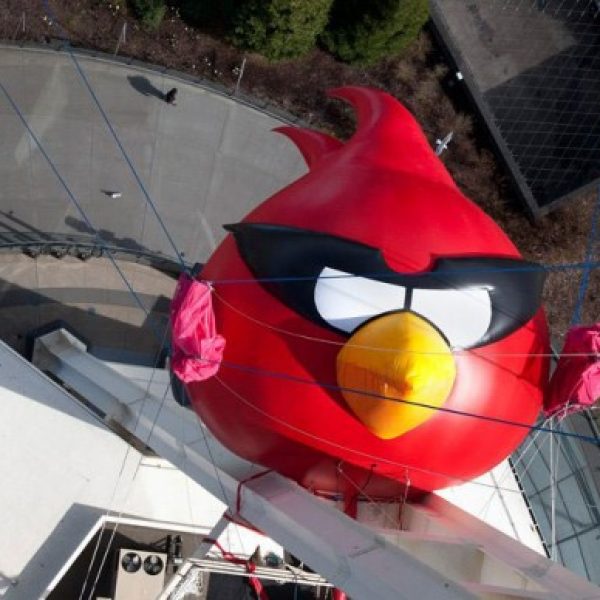 Angry Birds Space instala estilingue em torre gigante 5