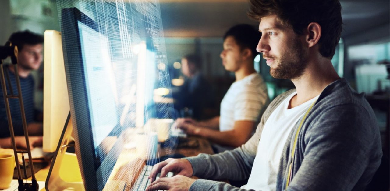 Desenvolvimento de software é uma das carreiras na área de tecnologia mais promissoras