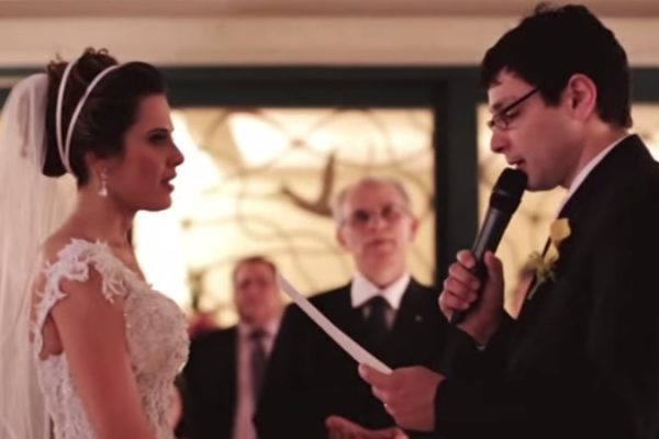 Noivo revela tudo que quis dizer a Noiva em uma carta emocionante na cerimônia de casamento.