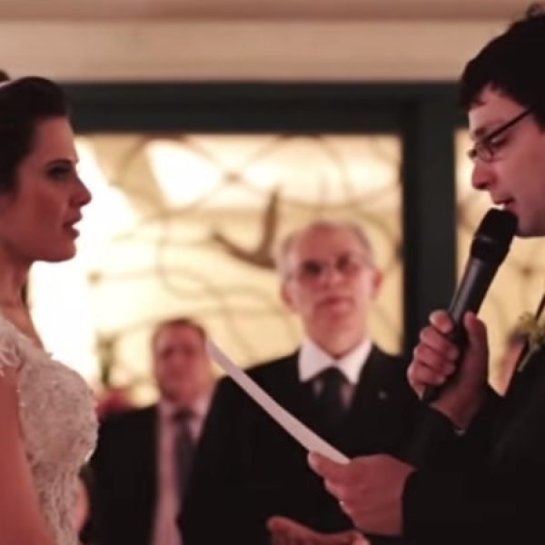 Noivo revela tudo que quis dizer a Noiva em uma carta emocionante na cerimônia de casamento.