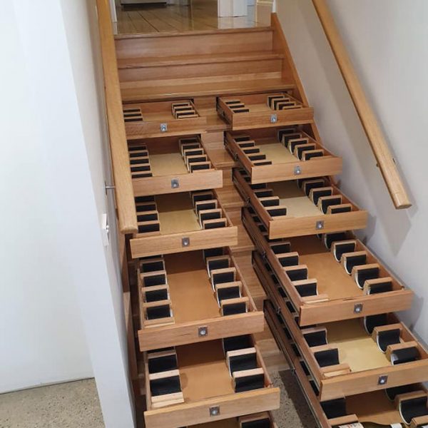 adega na escada 02