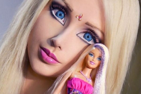 barbie humana capa