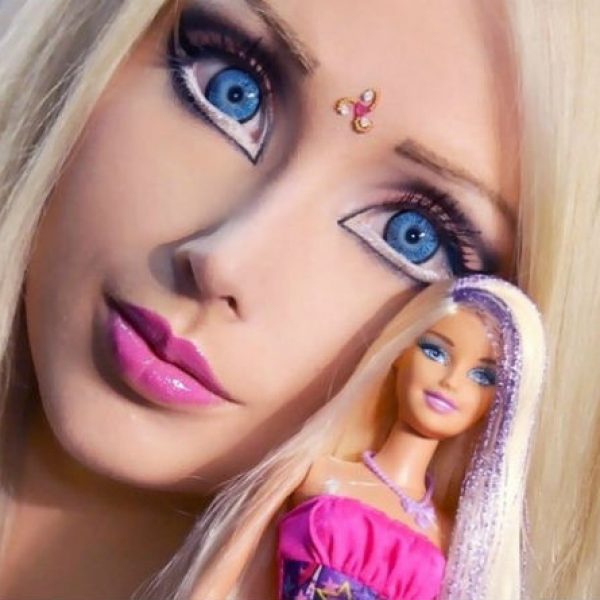 barbie humana capa