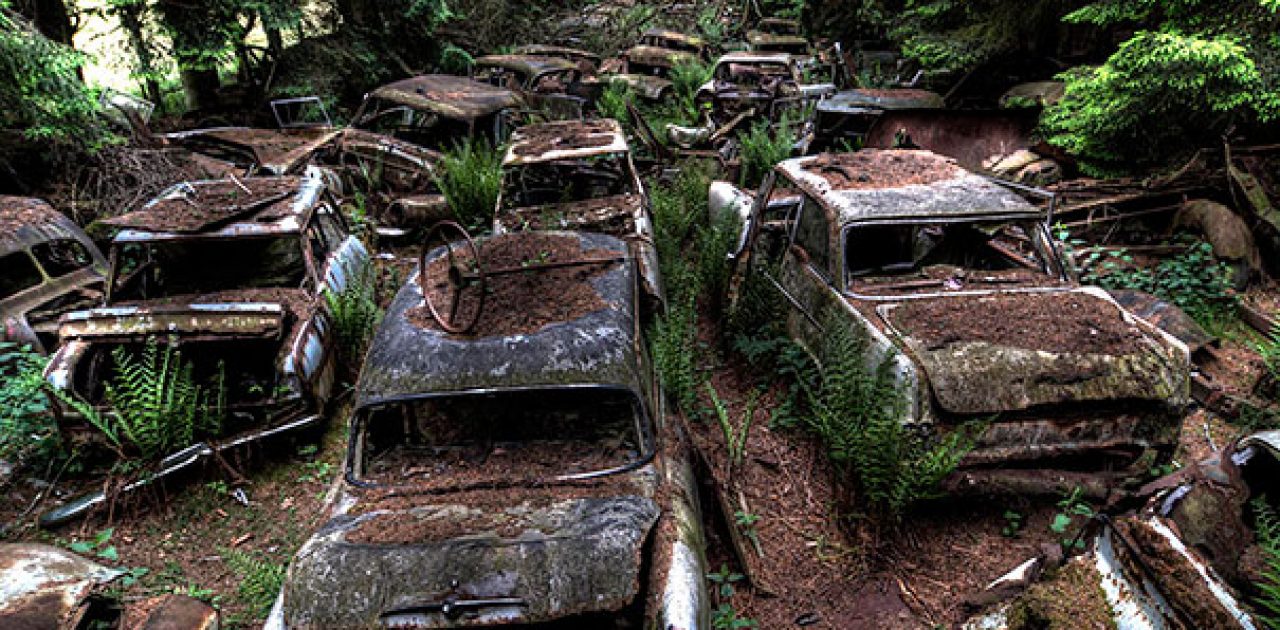 chatillon-car-graveyard-abandoned-cars-cemetery-belgium-10