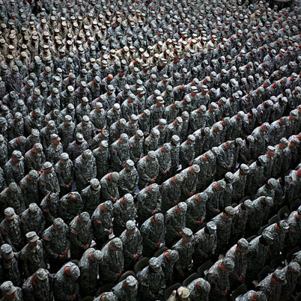 Mass reenlistment in Baghdad