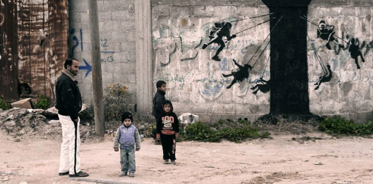 israel-palestine-conflict-gaza-strip-street-art-banksy-1