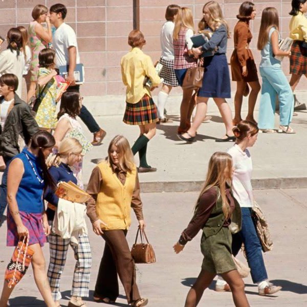 mulheres na escola anos 60 capa