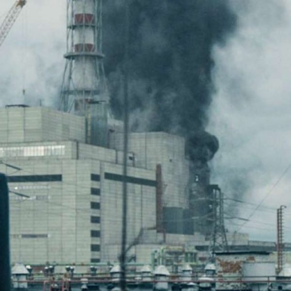 série Chernobyl capa