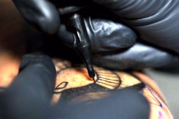 tatuagem em slow motion