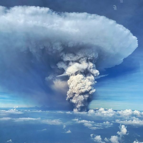 vulcão em erupão 09