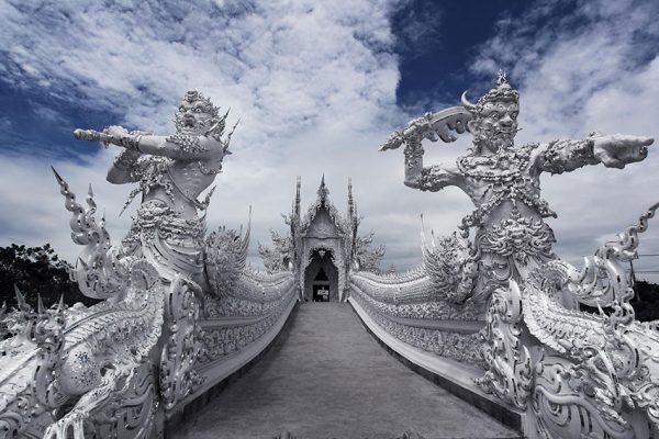 white-temple-thailand-33