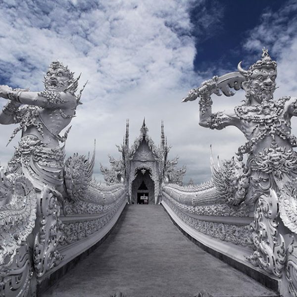 white-temple-thailand-33